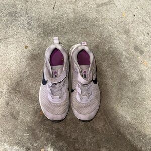 Nike Lavender and Black Running Shoes